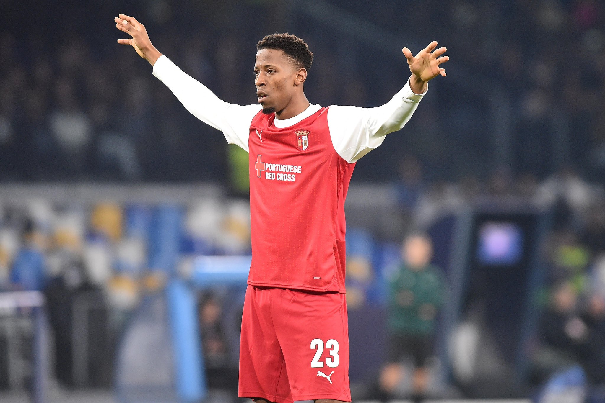 关键时刻斯图加特备战葡超，迎来里程碑细节曝光，赛场秩序良好，更衣室氛围转暖的简单介绍-爱游戏链接网址