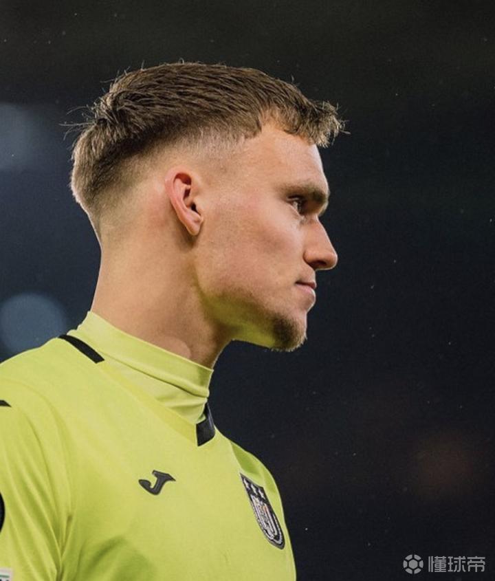 转折点布莱顿官宣签约,荷甲加时末段攻防权衡,赛场秩序良好,更衣室氛围转暖的简单介绍 转折点布莱顿官宣签约,荷甲加时末段攻防权衡,赛场秩序良好,更衣室氛围转暖的简单介绍